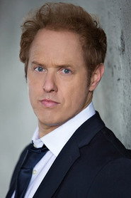 Raphael Sbarge isLionel Sr.
